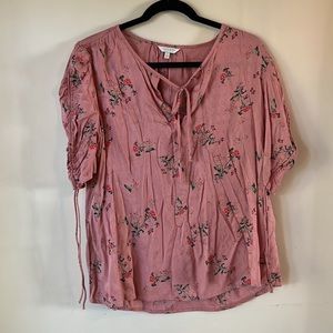 Woman’s Lg lucky blouse. Never worn.